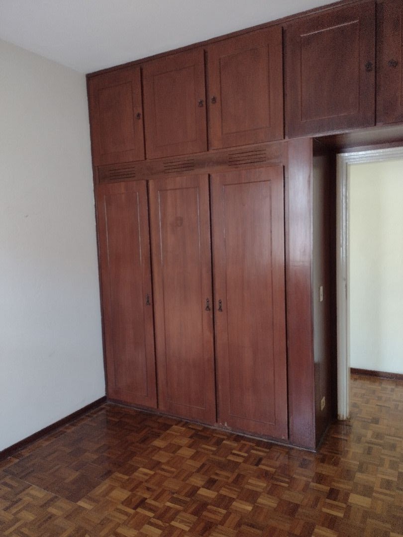 Casa Comercial à venda com 3 quartos, 232m² - Foto 6