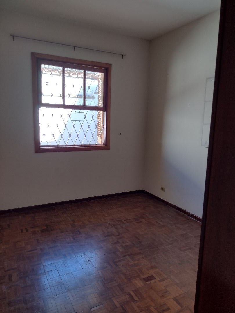 Casa Comercial à venda com 3 quartos, 232m² - Foto 7