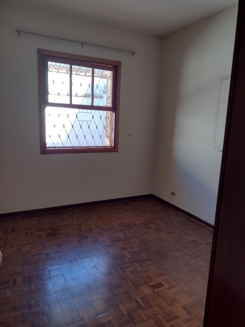 Casa Comercial à venda com 3 quartos, 232m² - Foto 8