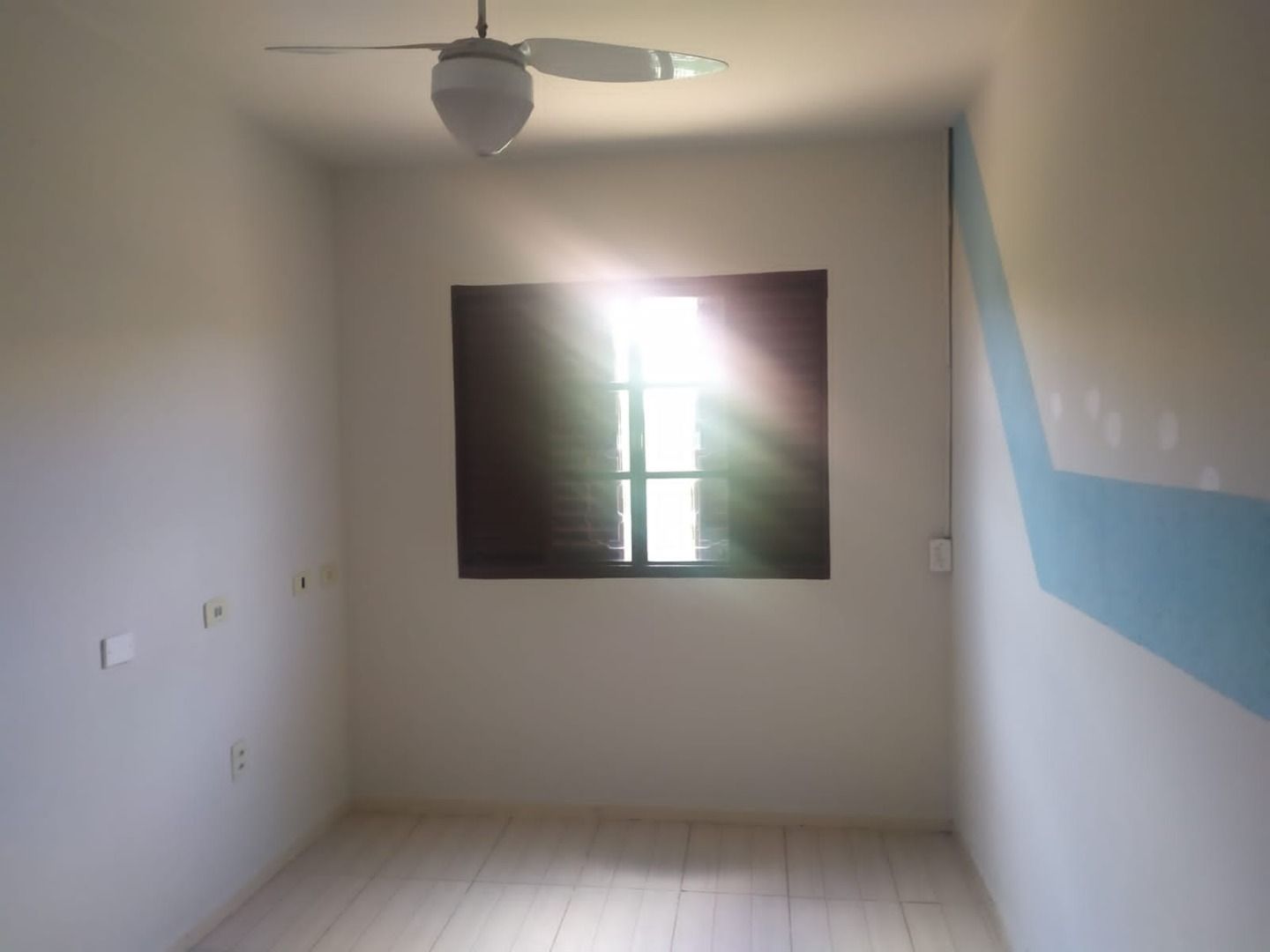 Chácara à venda com 3 quartos, 190m² - Foto 2