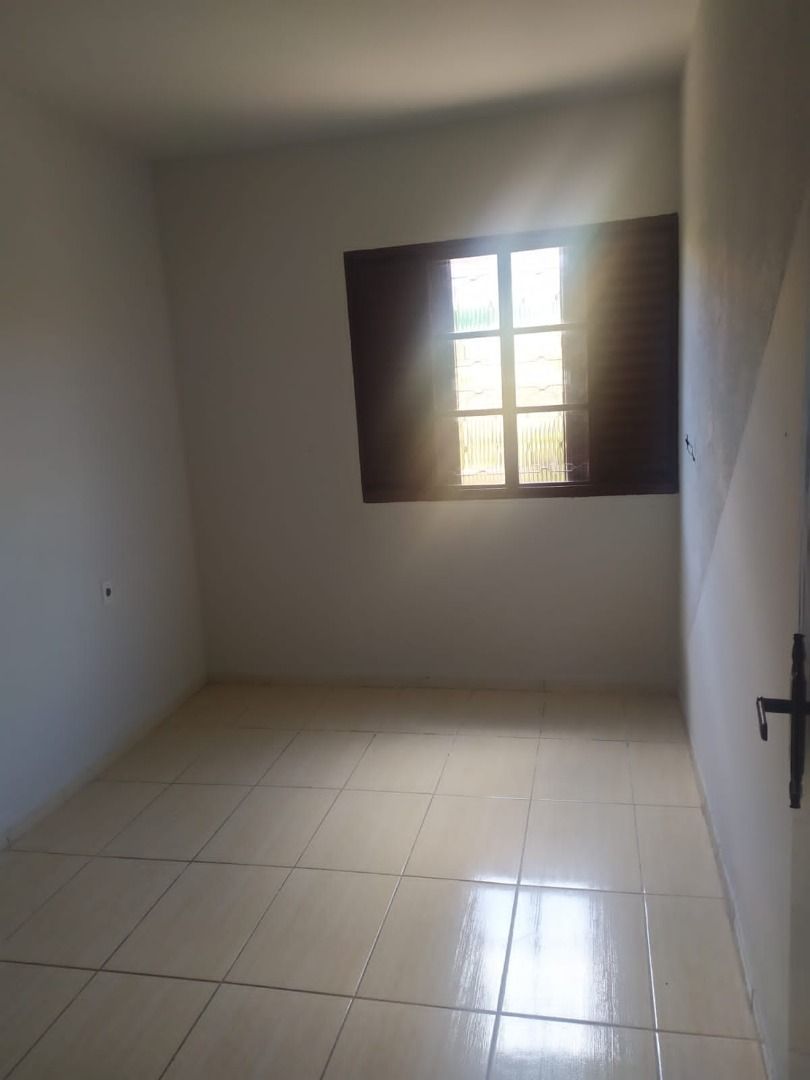 Chácara à venda com 3 quartos, 190m² - Foto 4