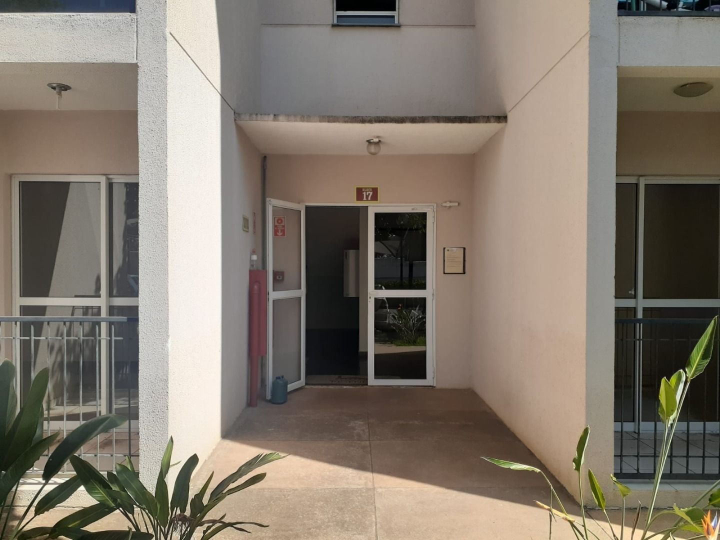 Apartamento à venda com 2 quartos, 49m² - Foto 2