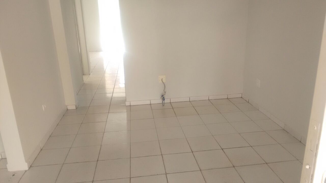 Casa à venda com 2 quartos, 127m² - Foto 4