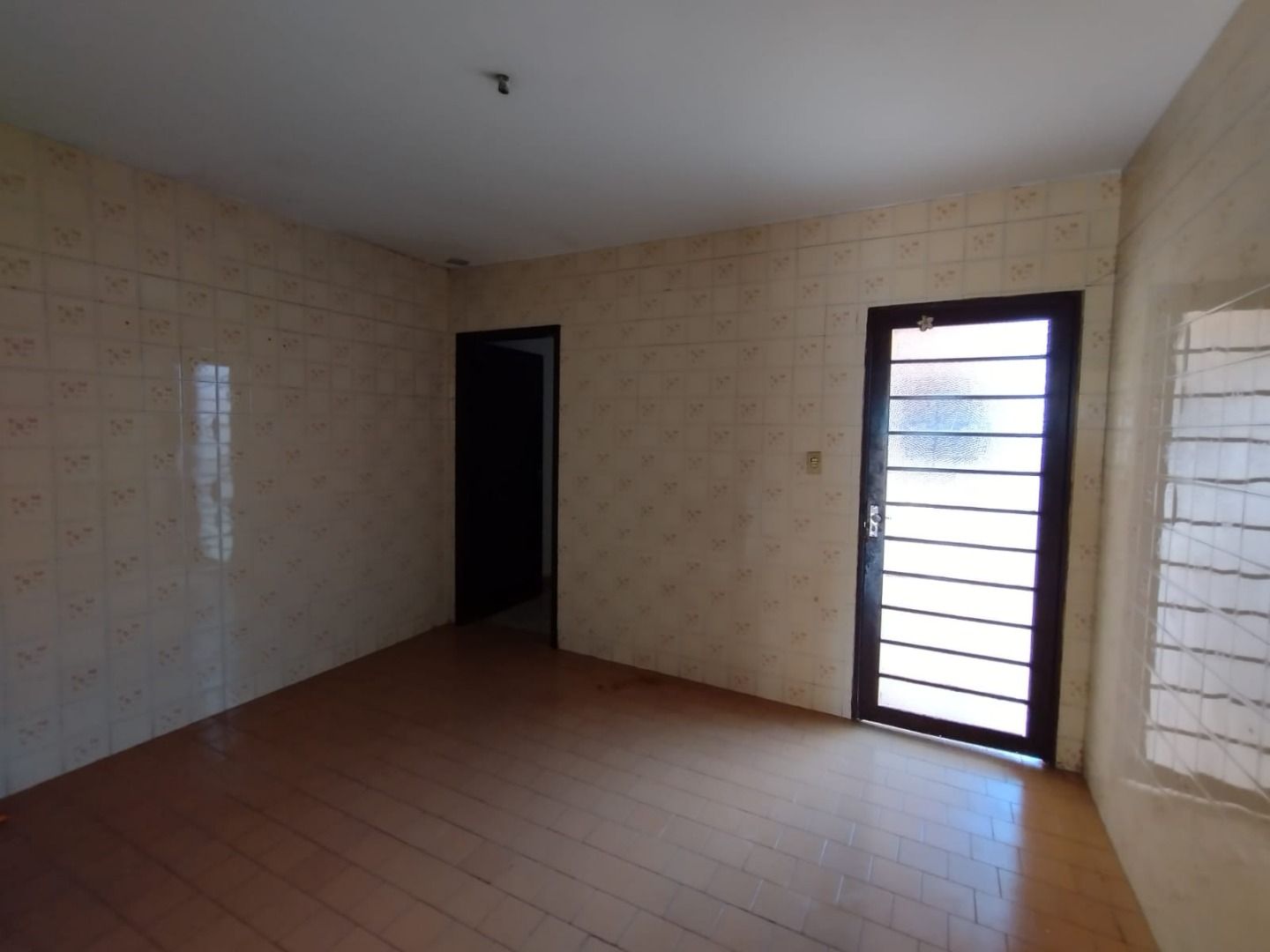 Casa à venda com 2 quartos, 81m² - Foto 1