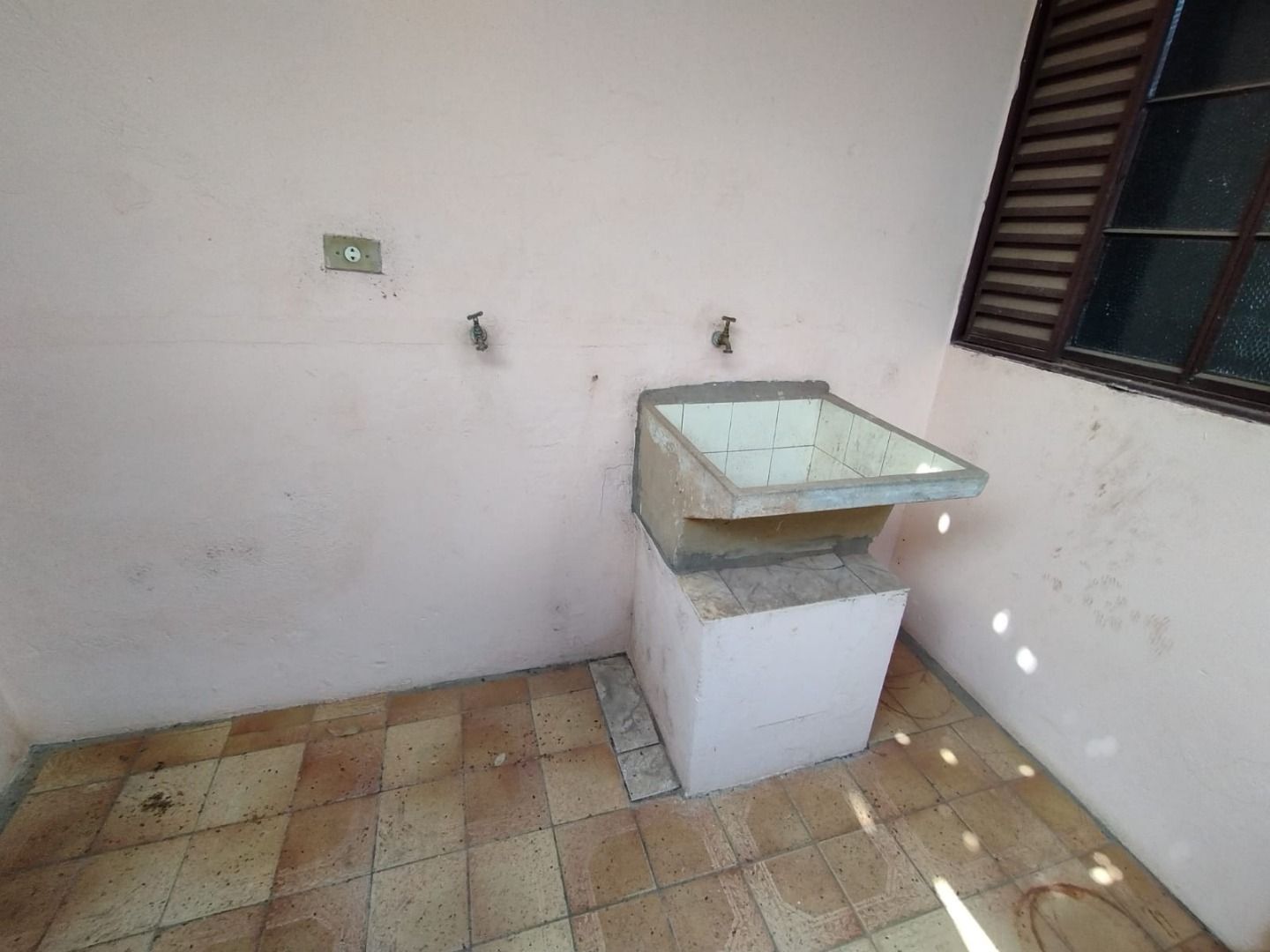 Casa à venda com 2 quartos, 81m² - Foto 2