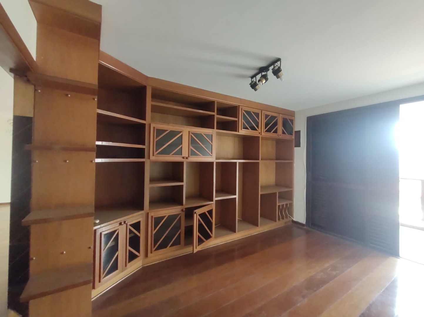 Apartamento à venda com 4 quartos, 250m² - Foto 17