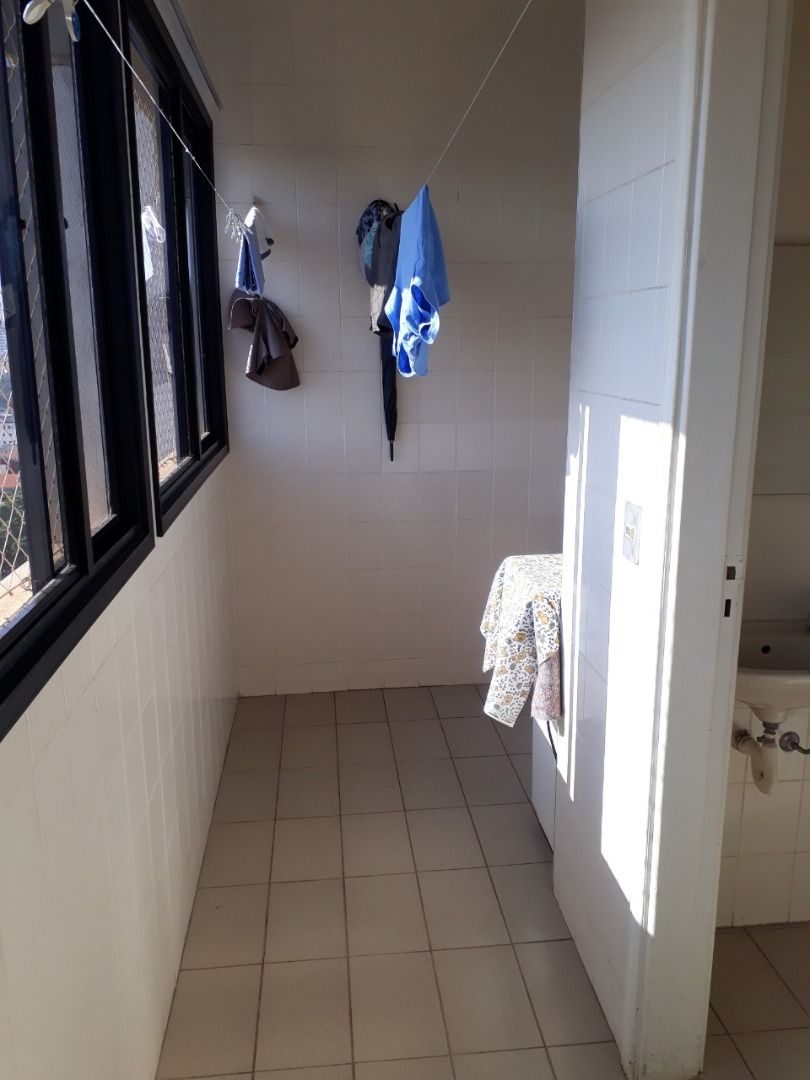 Apartamento à venda com 3 quartos, 122m² - Foto 18