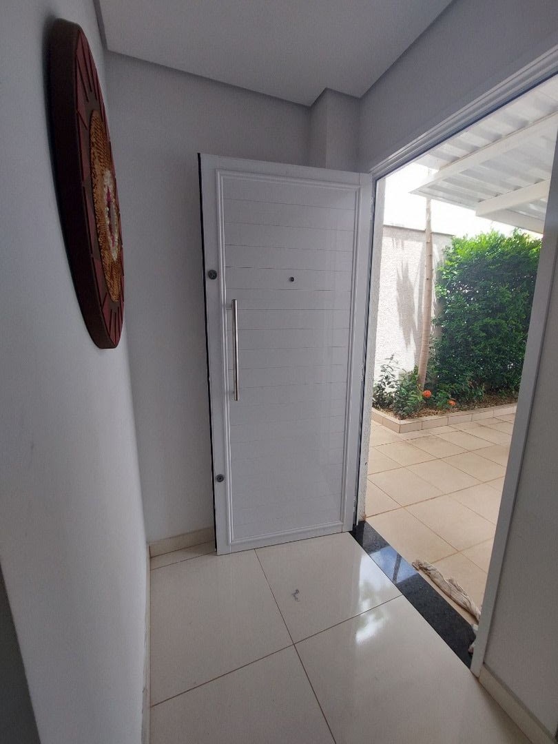 Casa de Condomínio à venda com 3 quartos, 132m² - Foto 2