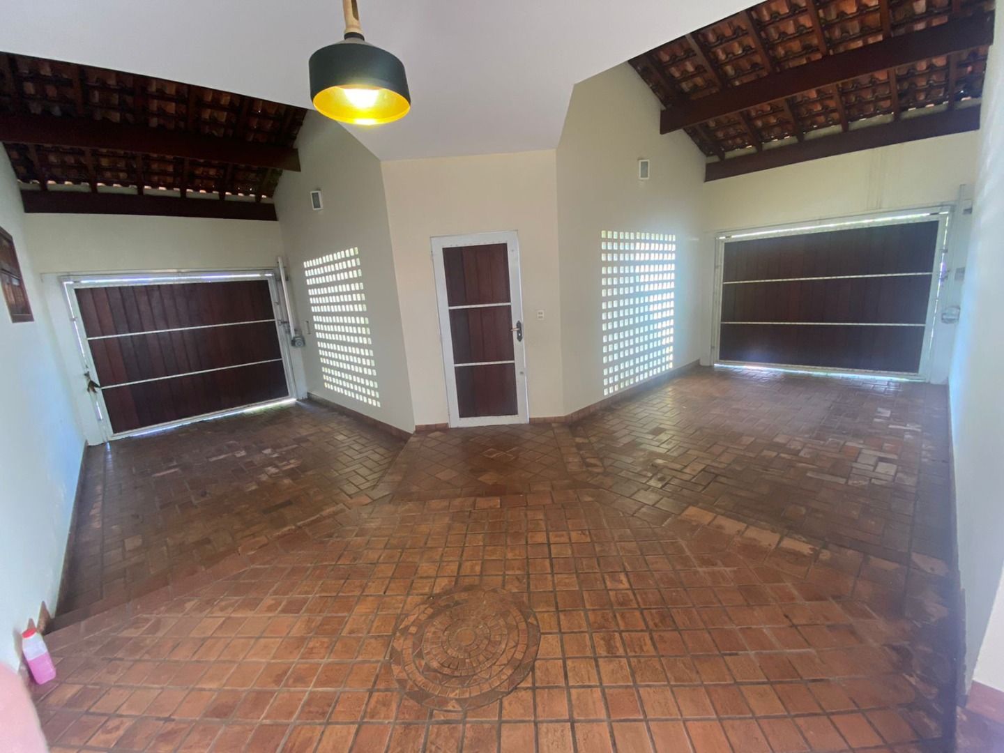 Casa de Condomínio à venda com 3 quartos, 295m² - Foto 2