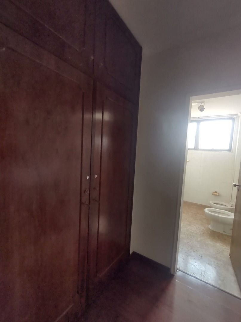 Apartamento para alugar com 3 quartos, 150m² - Foto 15