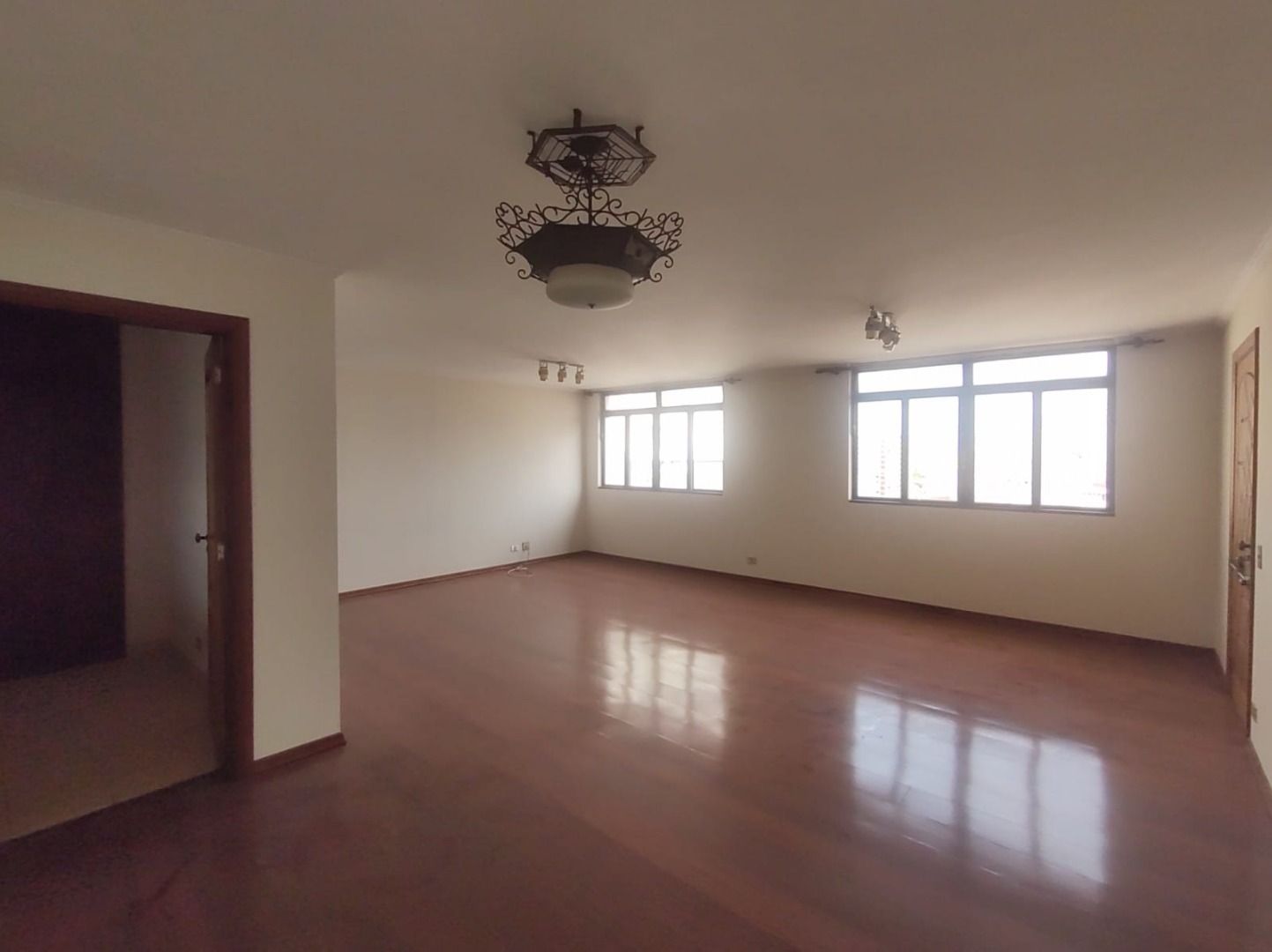 Apartamento para alugar com 3 quartos, 150m² - Foto 3