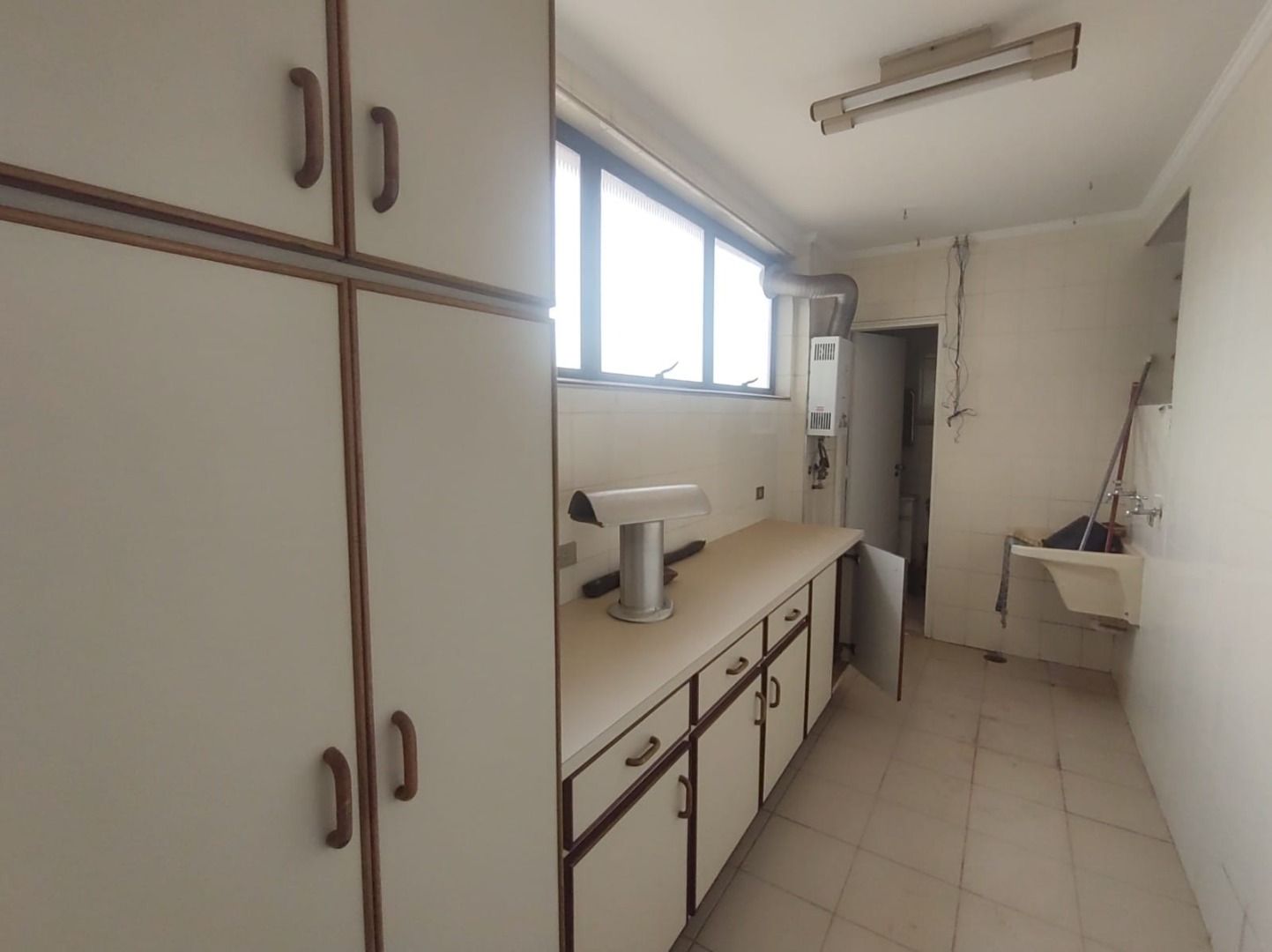 Apartamento para alugar com 3 quartos, 150m² - Foto 6