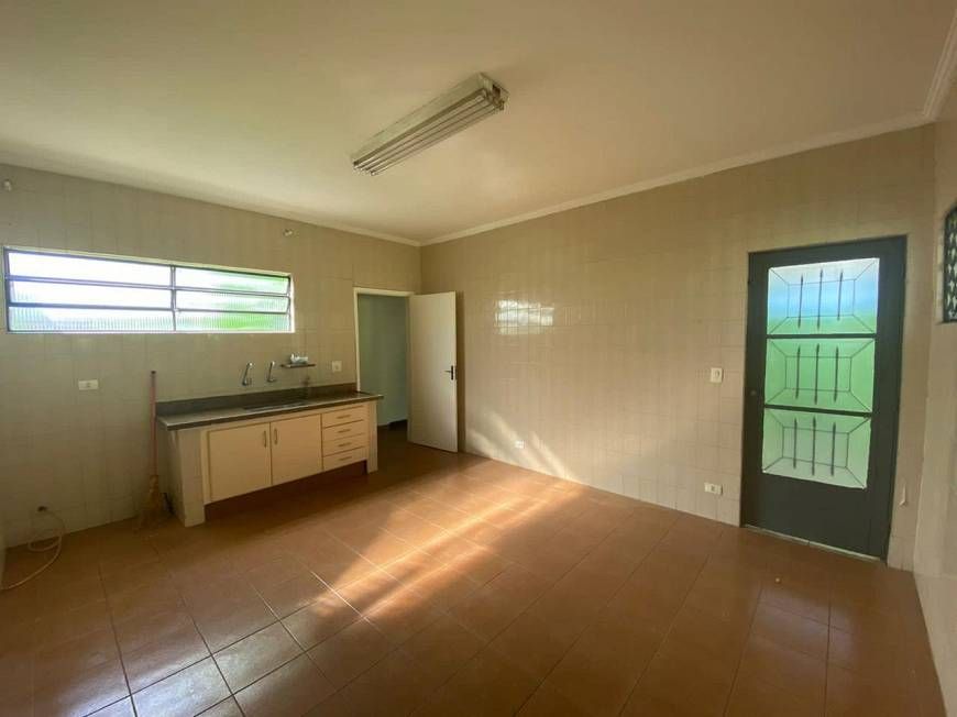 Casa à venda com 3 quartos, 180m² - Foto 11