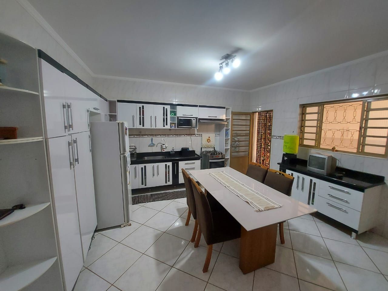 Chácara à venda com 3 quartos, 252m² - Foto 13