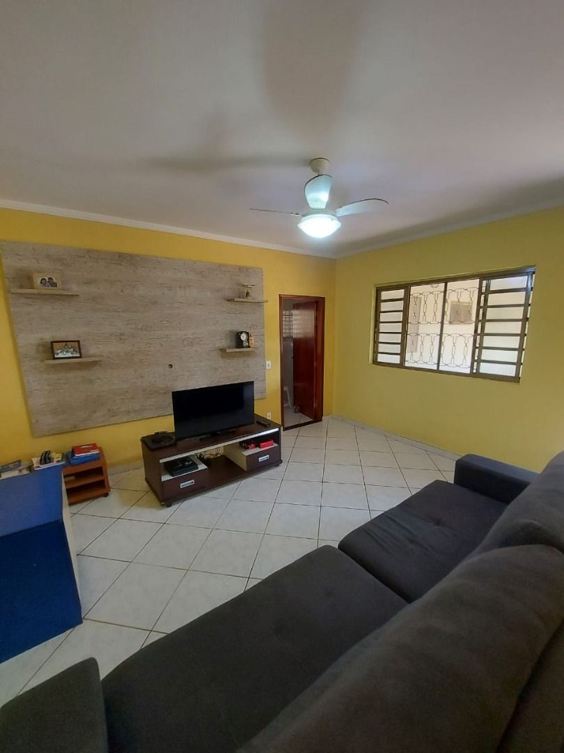 Chácara à venda com 3 quartos, 252m² - Foto 18