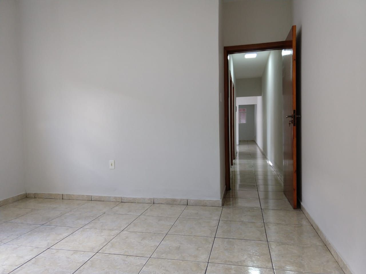 Casa à venda com 2 quartos, 100m² - Foto 3