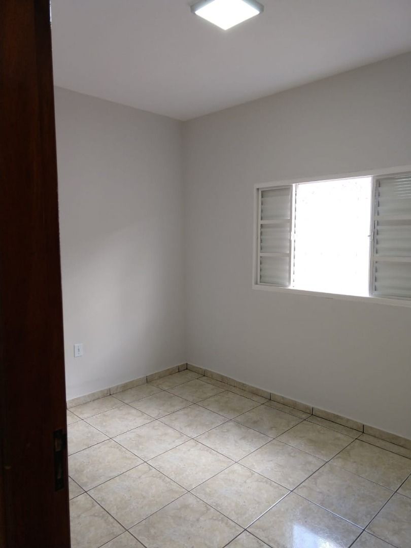 Casa à venda com 2 quartos, 100m² - Foto 4