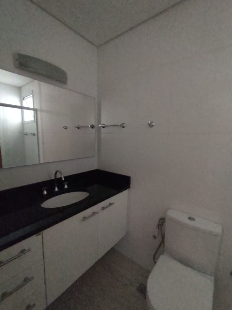 Apartamento para alugar com 3 quartos, 124m² - Foto 10