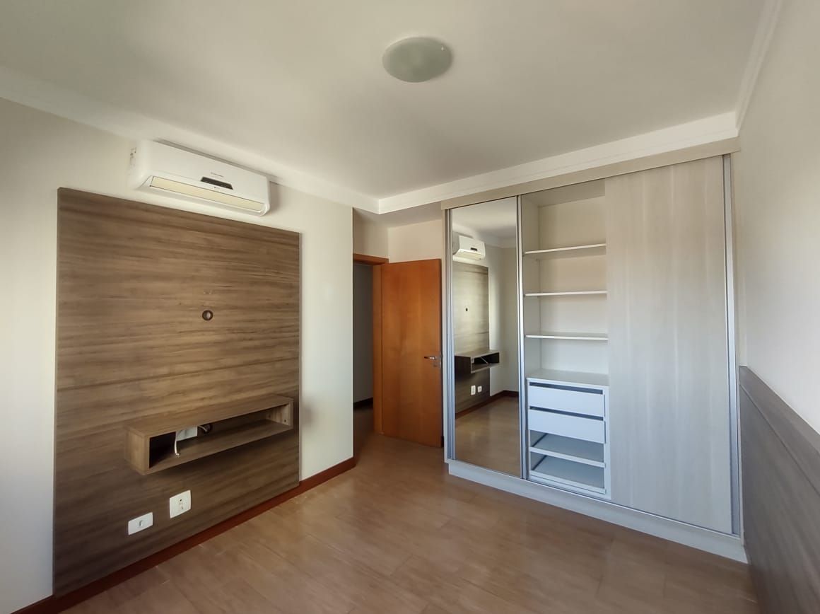 Apartamento para alugar com 3 quartos, 124m² - Foto 11