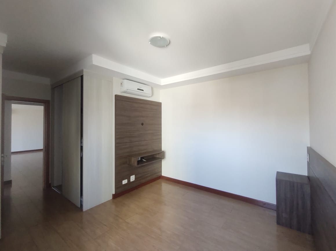 Apartamento para alugar com 3 quartos, 124m² - Foto 13