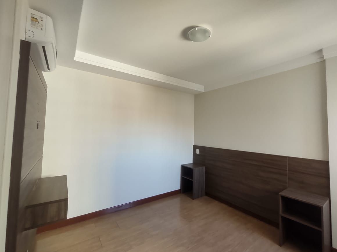 Apartamento para alugar com 3 quartos, 124m² - Foto 15