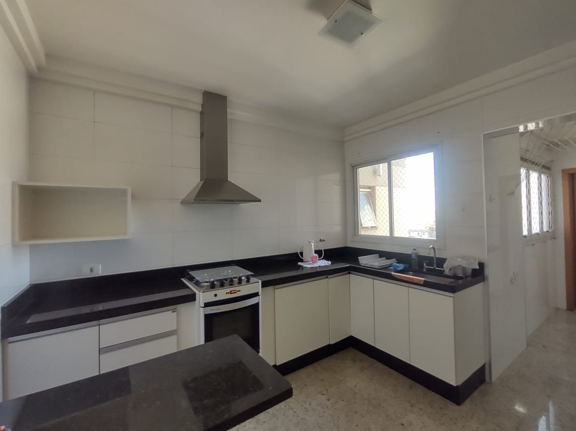 Apartamento para alugar com 3 quartos, 124m² - Foto 4