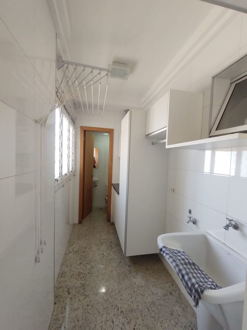 Apartamento para alugar com 3 quartos, 124m² - Foto 9