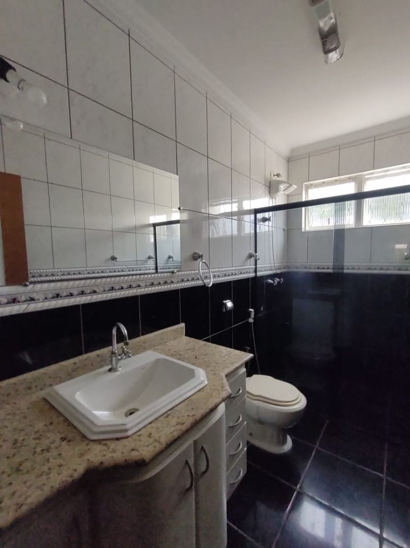 Casa para alugar com 3 quartos, 192m² - Foto 19