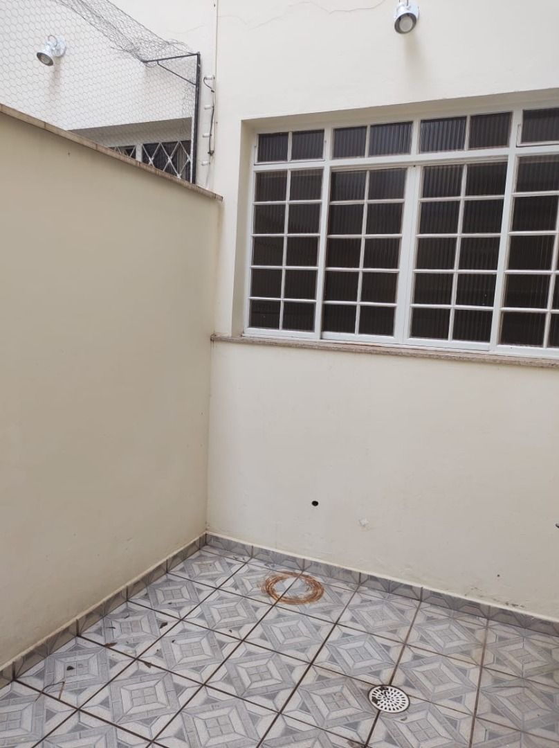 Casa para alugar com 3 quartos, 192m² - Foto 4