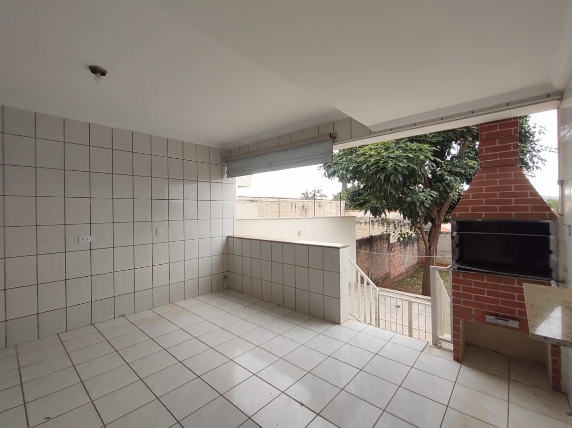 Casa para alugar com 3 quartos, 192m² - Foto 8