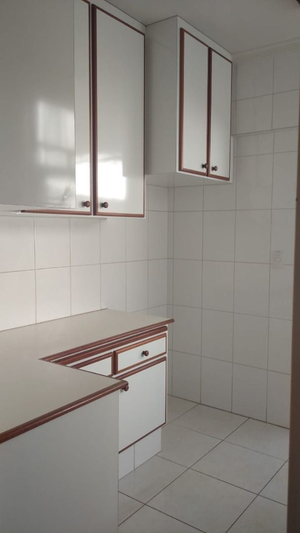 Apartamento à venda com 3 quartos, 73m² - Foto 11