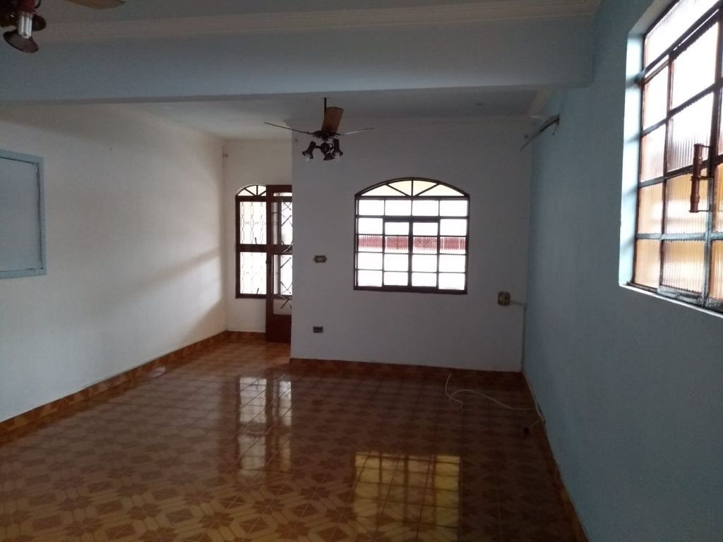 Casa à venda com 2 quartos, 86m² - Foto 2