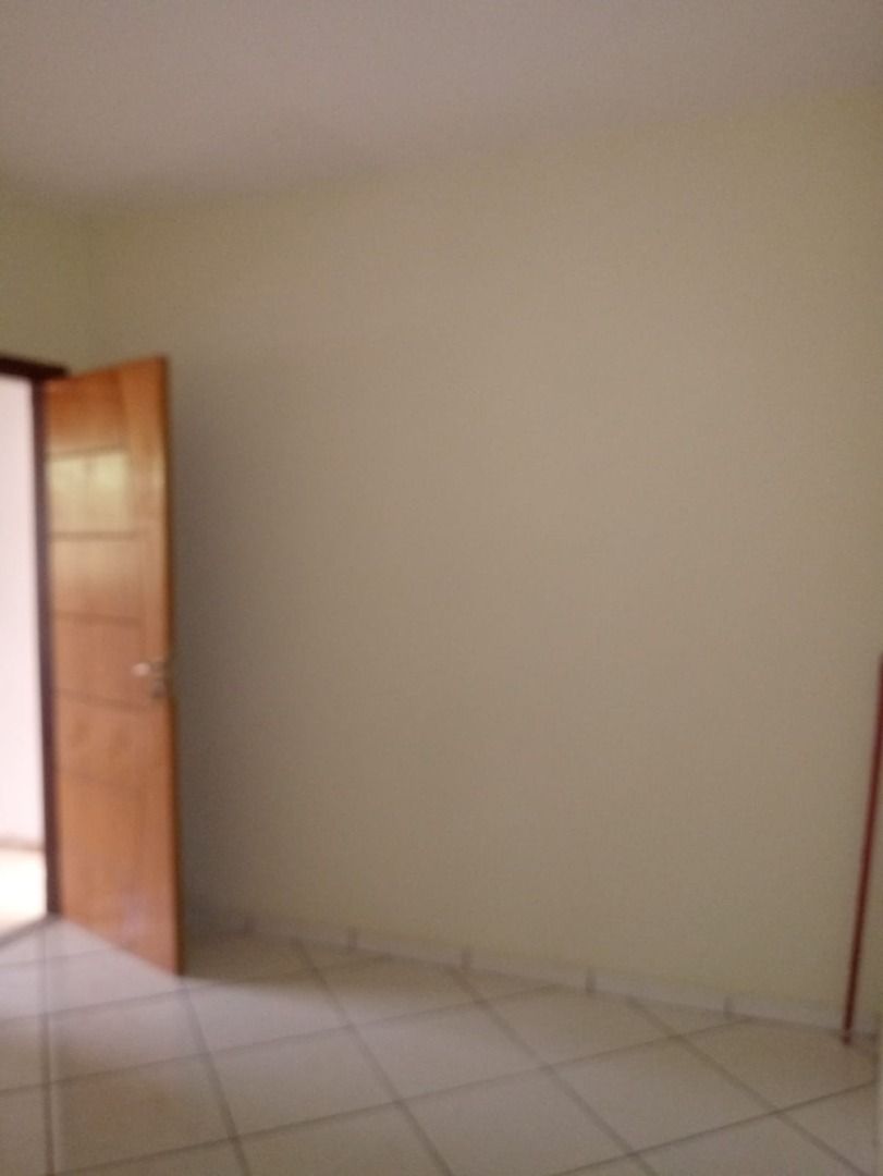 Casa à venda com 2 quartos, 61m² - Foto 5