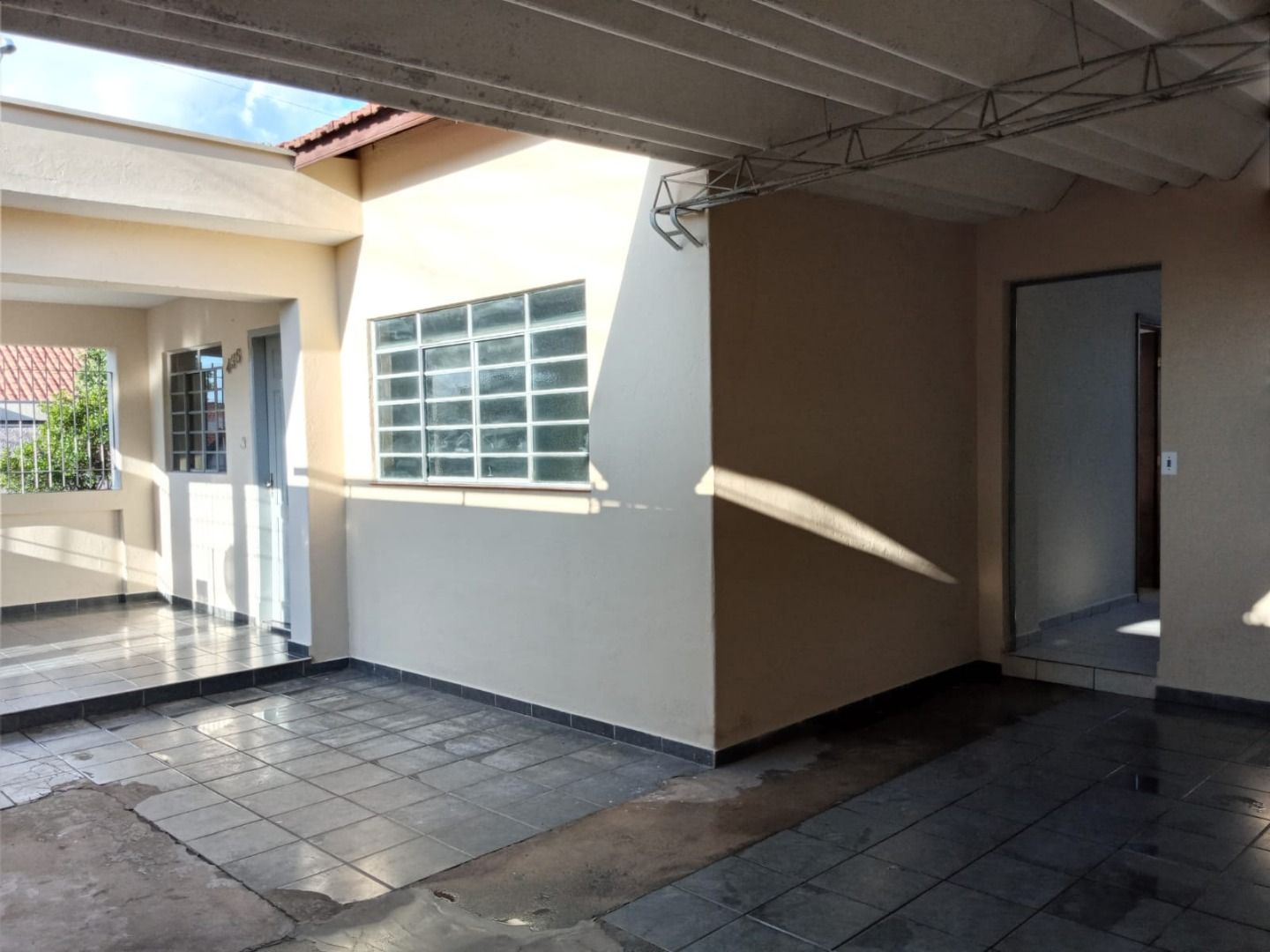 Casa à venda com 4 quartos, 160m² - Foto 2