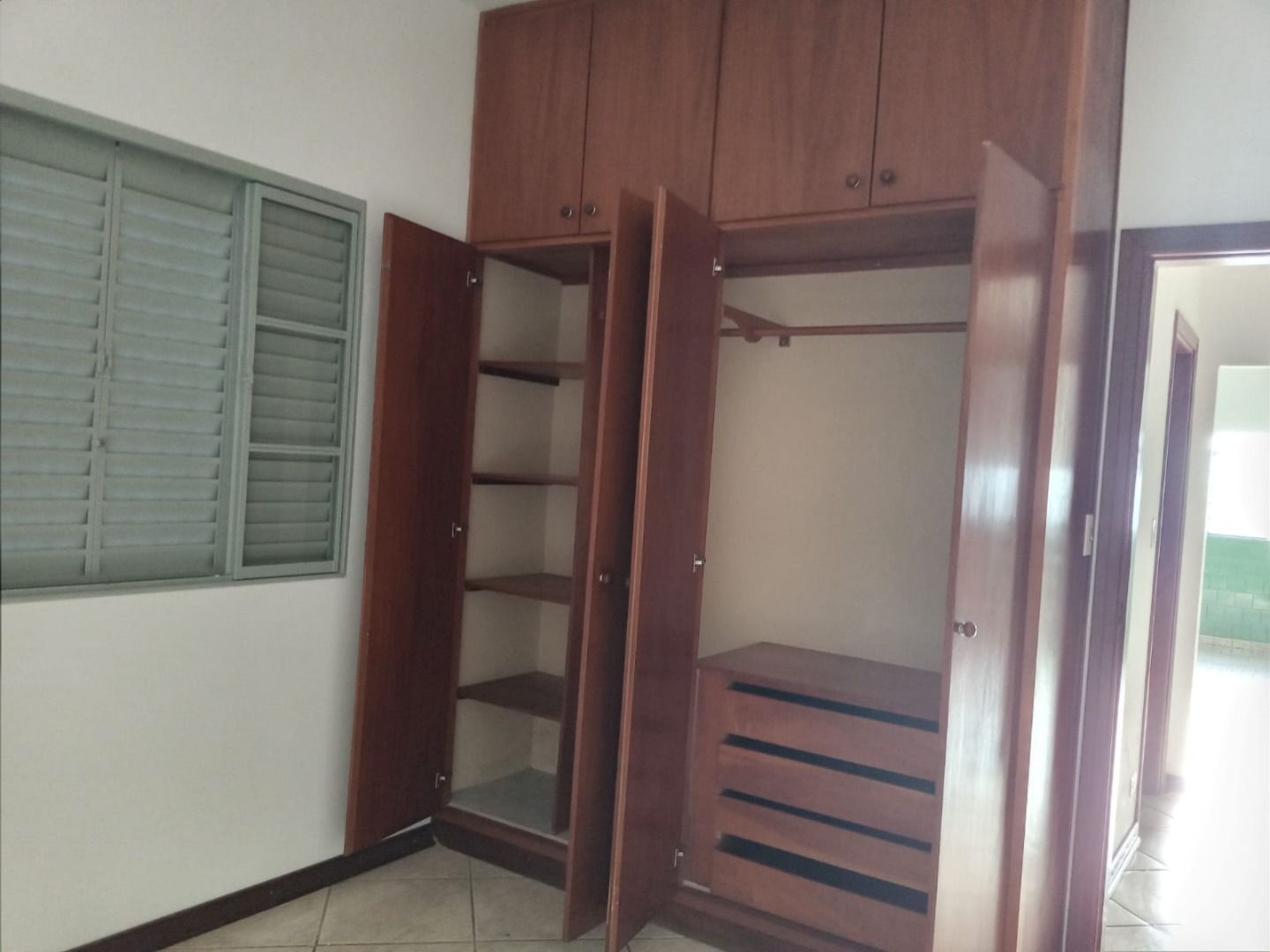 Casa à venda com 4 quartos, 160m² - Foto 4