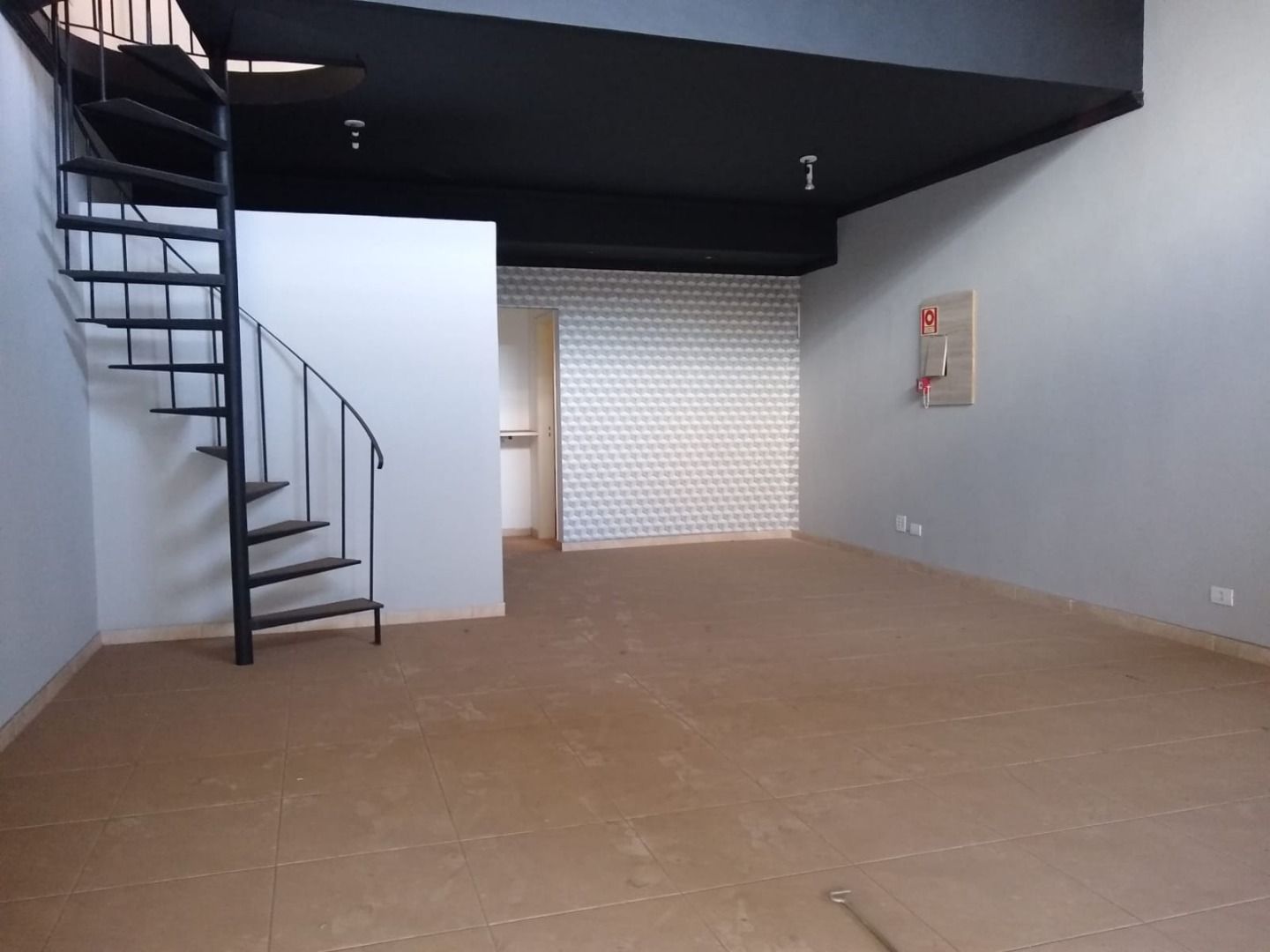 Loja-Salão para alugar, 145m² - Foto 1