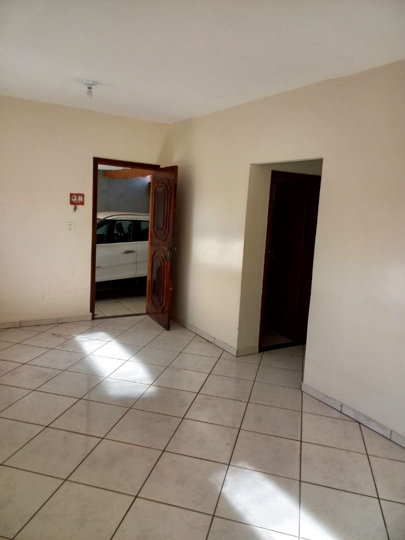 Casa à venda com 1 quarto, 95m² - Foto 4