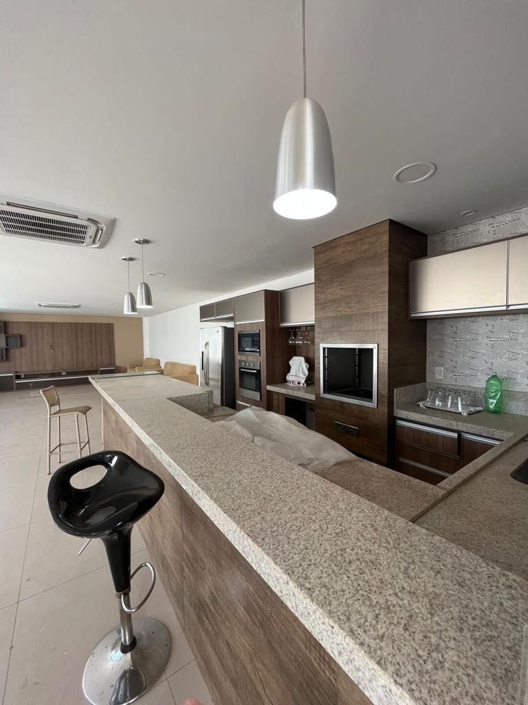 Casa de Condomínio para alugar com 3 quartos, 290m² - Foto 1