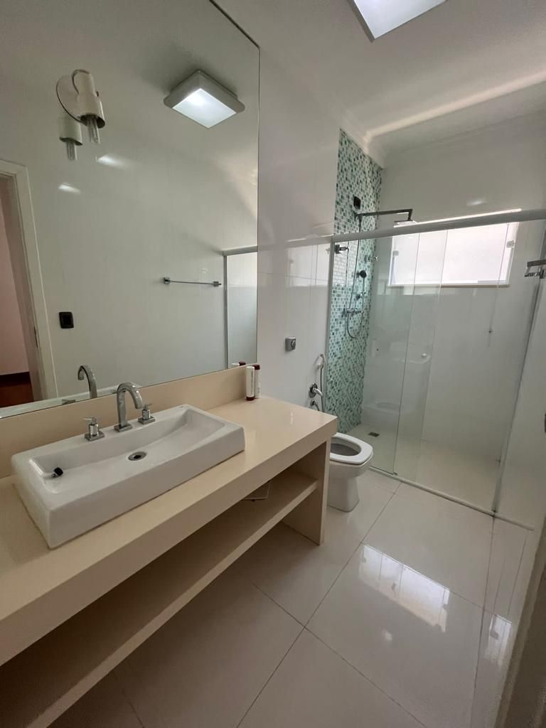 Casa de Condomínio para alugar com 3 quartos, 290m² - Foto 11