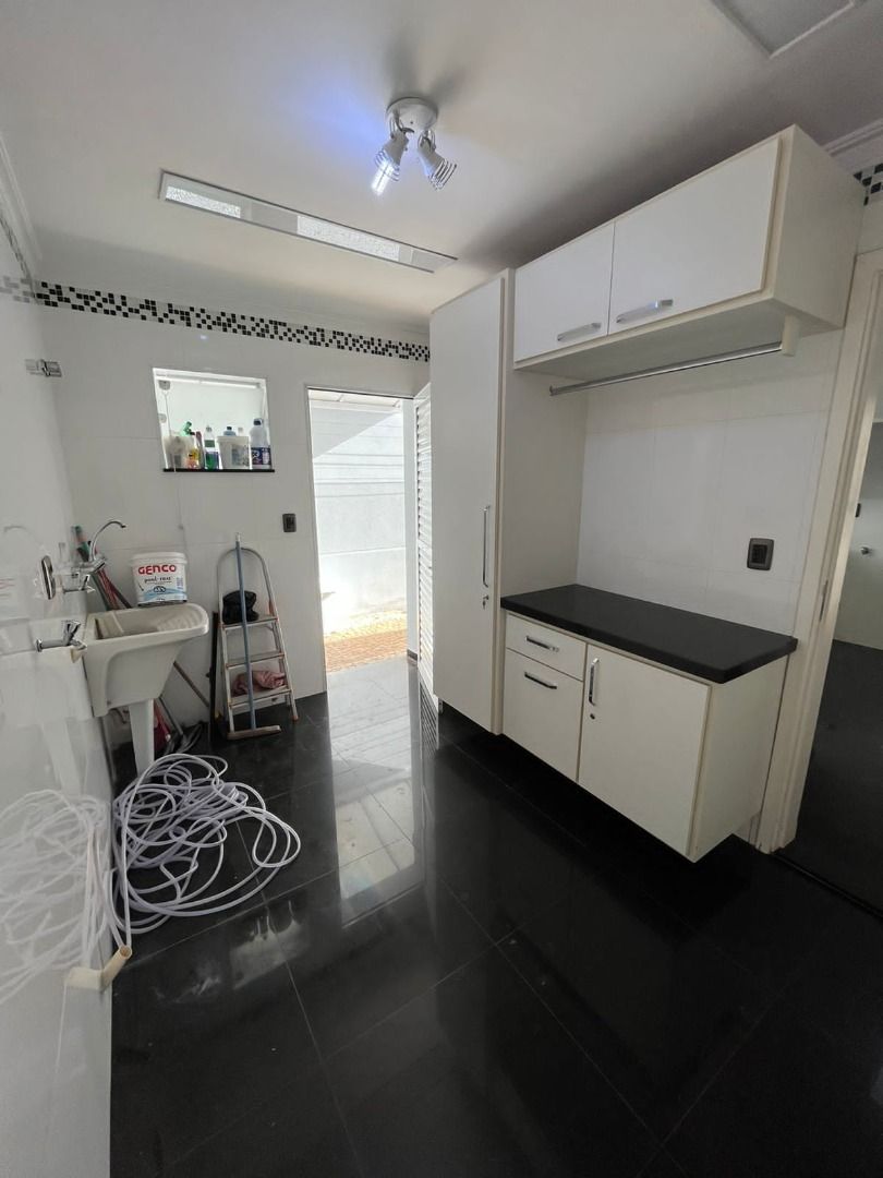 Casa de Condomínio para alugar com 3 quartos, 290m² - Foto 27