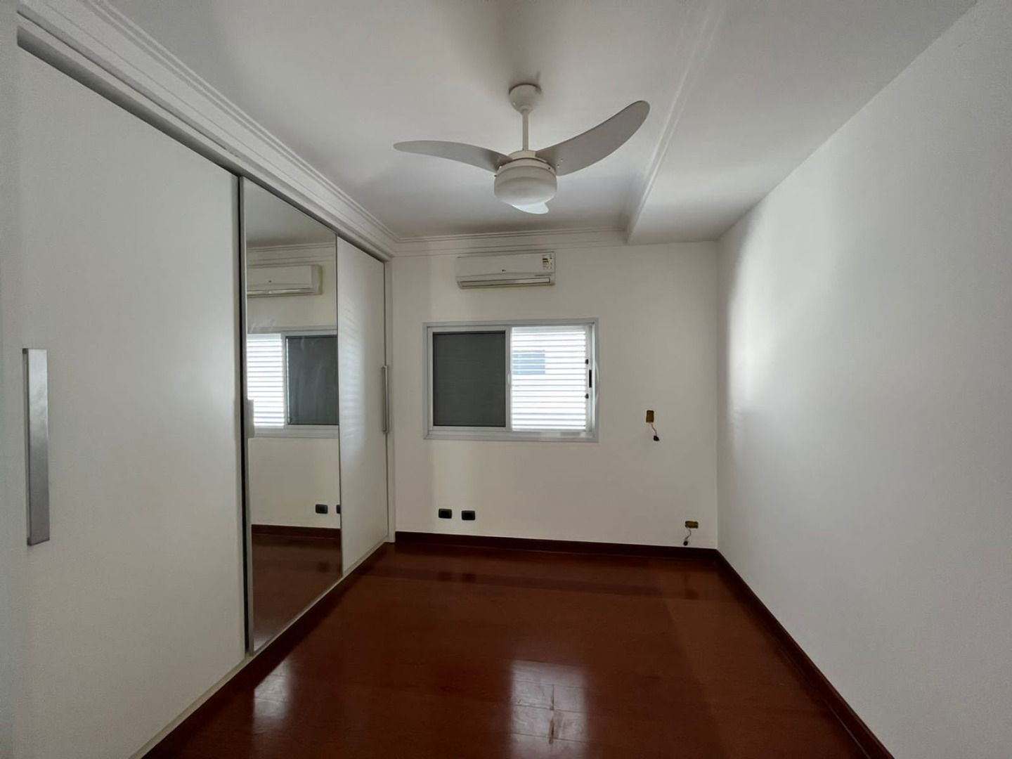 Casa de Condomínio para alugar com 3 quartos, 290m² - Foto 8