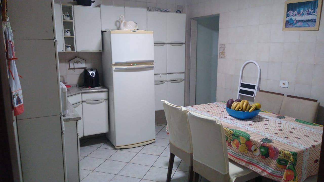 Casa à venda com 2 quartos, 140m² - Foto 9