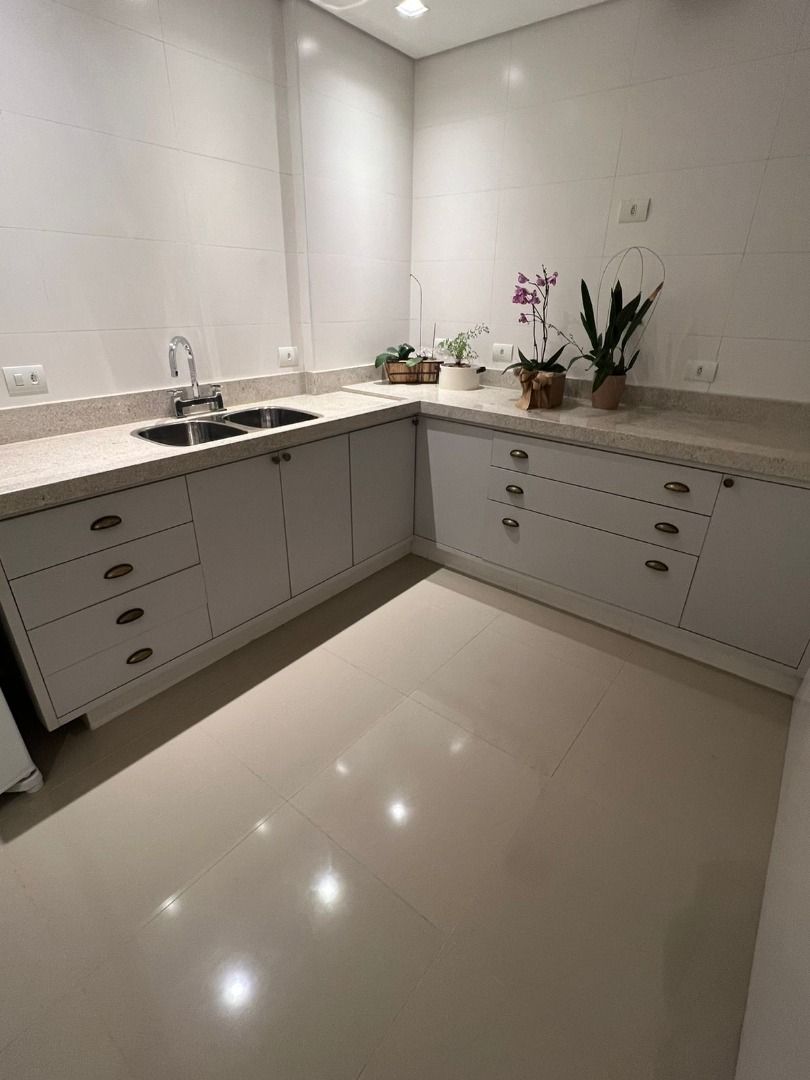 Apartamento à venda com 3 quartos, 240m² - Foto 15