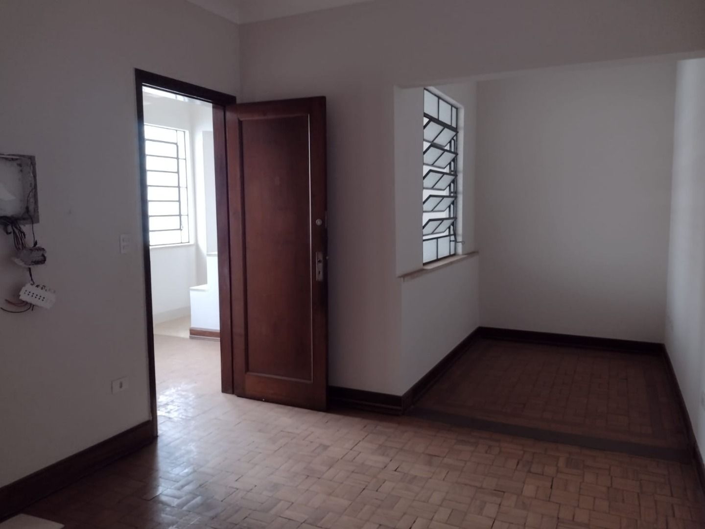 Casa para alugar com 3 quartos, 217m² - Foto 4