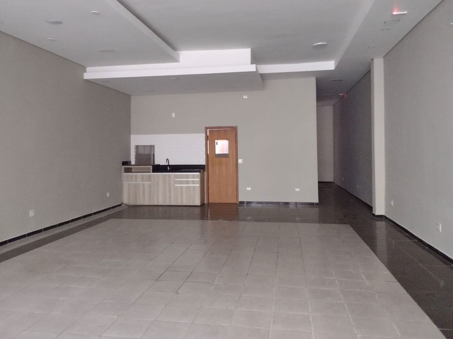 Loja-Salão para alugar, 261m² - Foto 2