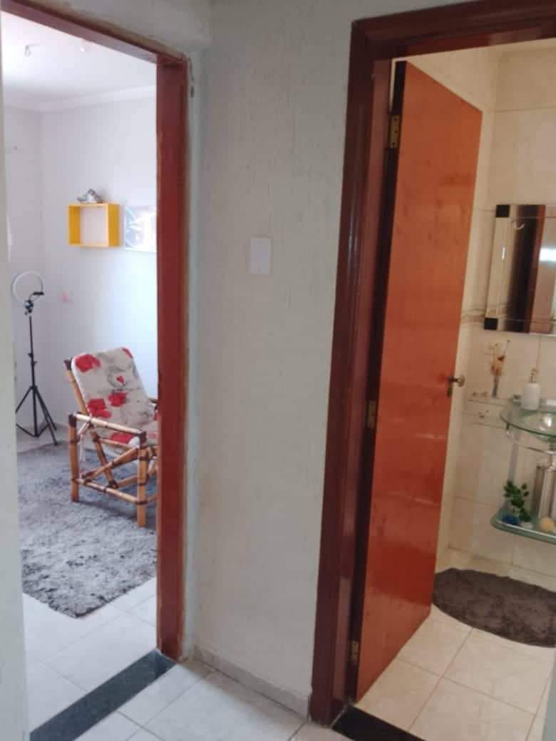 Casa à venda com 4 quartos, 230m² - Foto 24