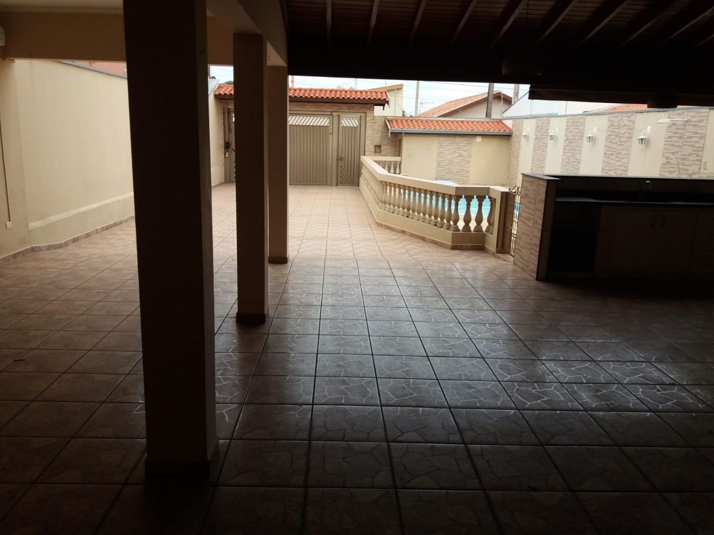 Casa à venda com 2 quartos, 200m² - Foto 3