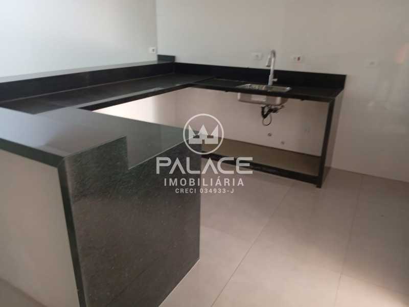 Casa de Condomínio à venda com 3 quartos, 216m² - Foto 4