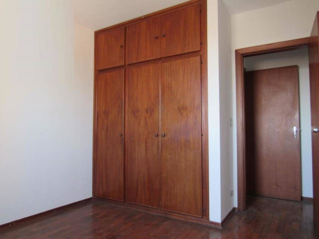 Apartamento à venda com 2 quartos, 68m² - Foto 4