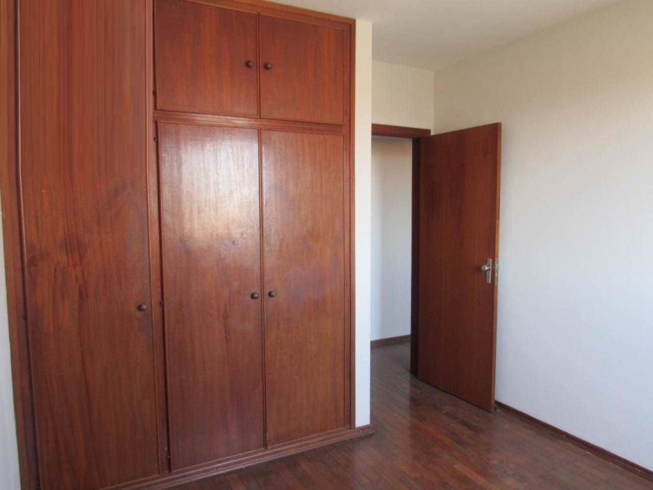 Apartamento à venda com 2 quartos, 68m² - Foto 5